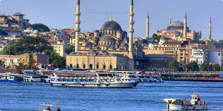 イスタンブール: 東洋と西洋が出会う場所 - 文化と伝統の融合をナビゲートする